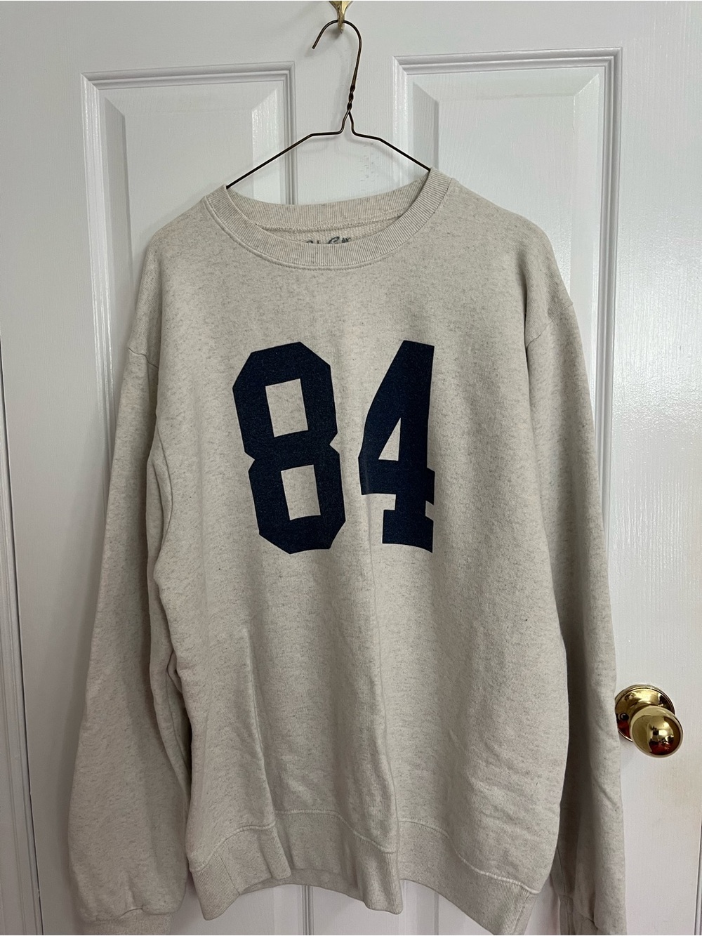heathered cream Brandy Melville crewneck sweatshirt 84’ Size L